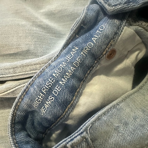 Wild fable Distressed High Rise Mom Jeans Size 2 - Picture 3 of 4